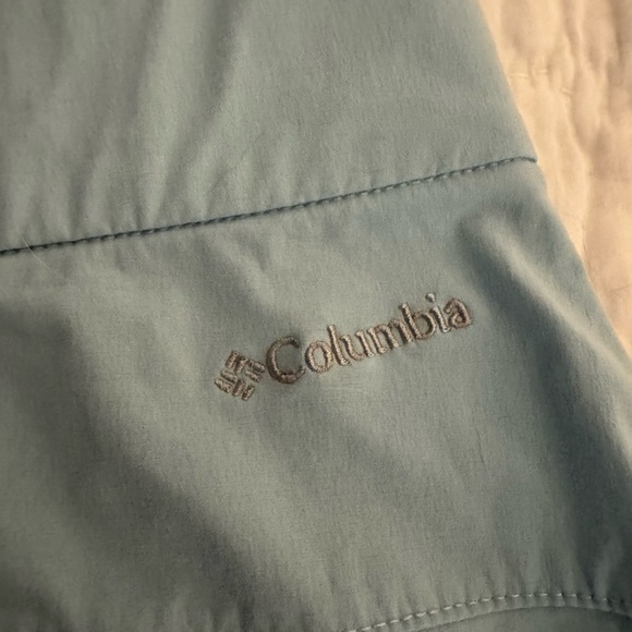 Columbia Women's Aqua Shorts. Quick Dri material. Size 1XL - Picture 8 of 8